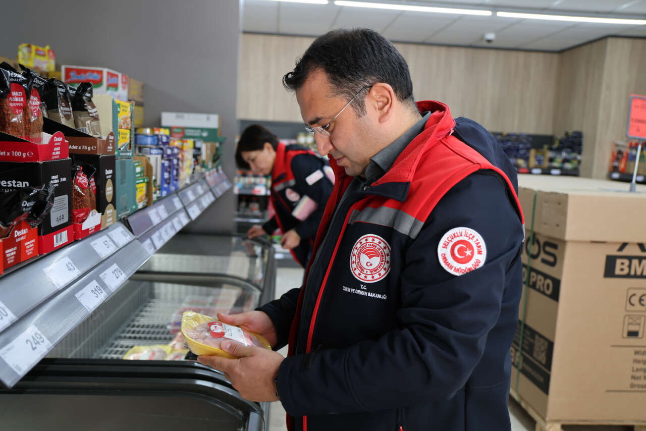 Selçuklu’da marketlere sıkı markaj! Vatandaşın cebi ve sağlığı korunacak 5